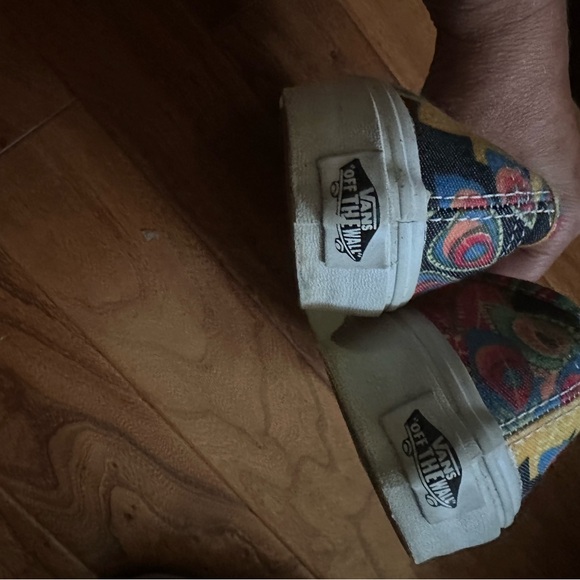 Vans - Picture 5 of 6